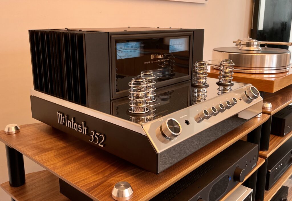 ARB Covers for the McIntosh MA352 2channel hybrid integrated amplifier